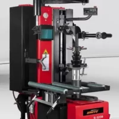 Máy ra vào lốp xe con tự động không sử dụng lơ via