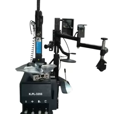 Máy ra vào lốp xe con với tay hỗ trợ